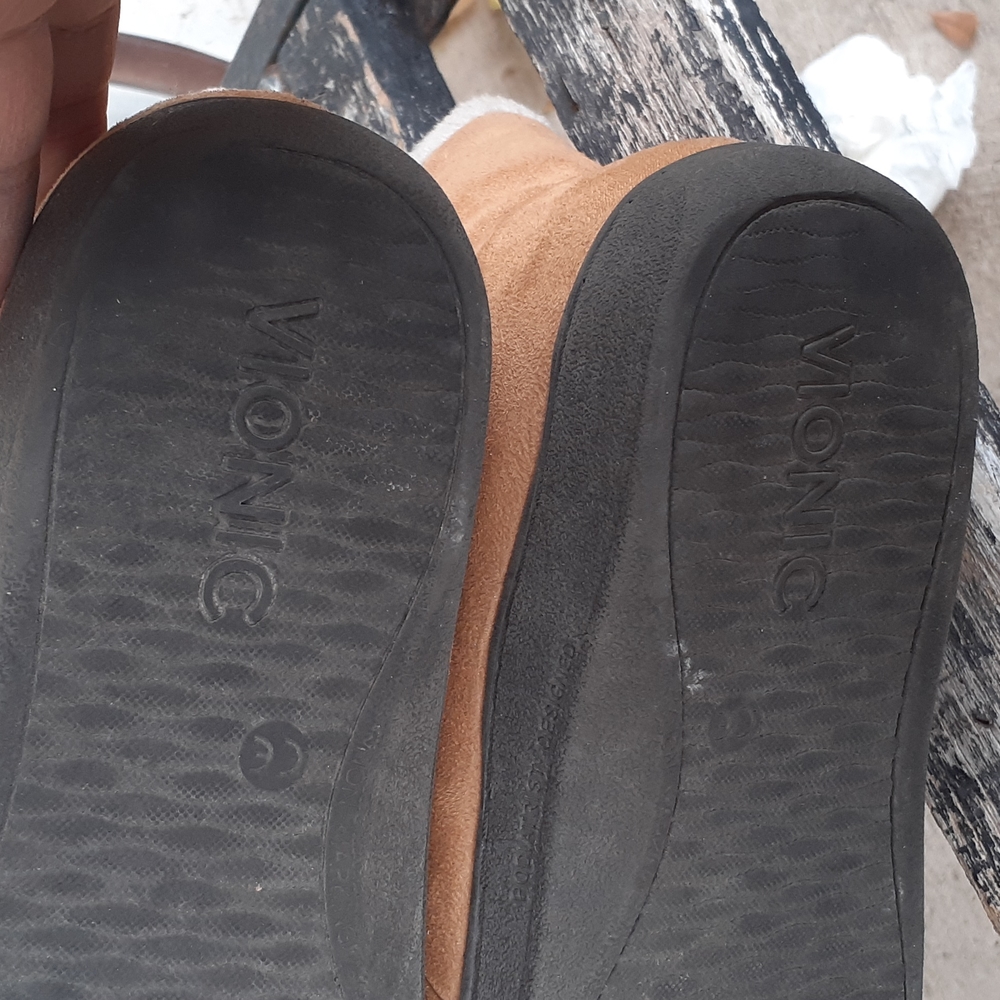 VIONIC BOOTIES - Picture 10 of 10